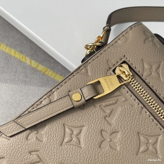 MÉTIS POCHETTE VUITTON LOUIS 0411